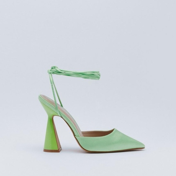 New Nasty Gal Satin Strappy Flared Court Heels -Lime Green Size 7 - Picture 3 of 12